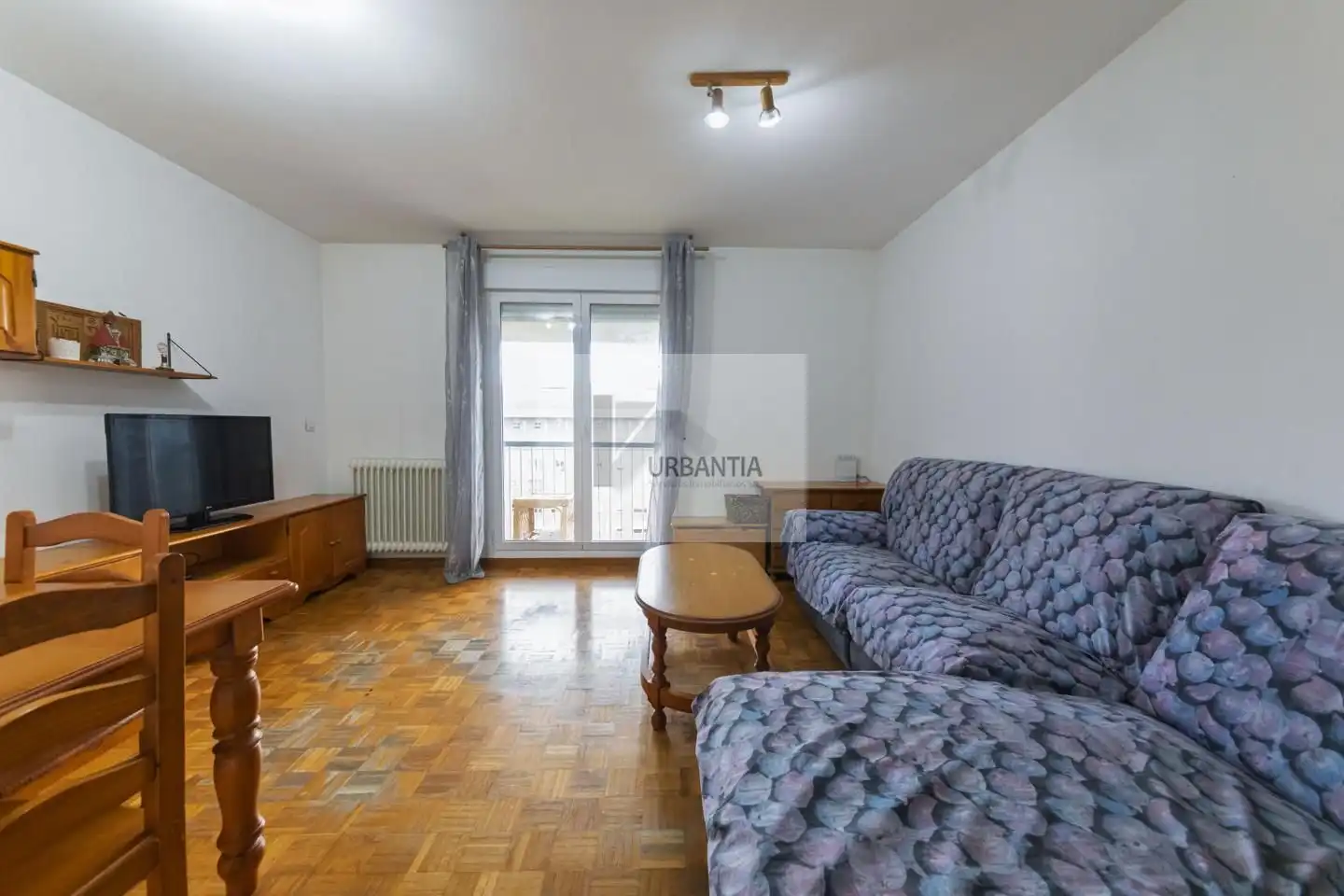 Living room of Flat for sale in  Pamplona / Iruña  with Heating, Parquet flooring and Terrace