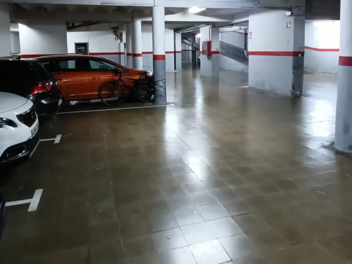 Parking de Garaje de alquiler en Barcelona con Alarma