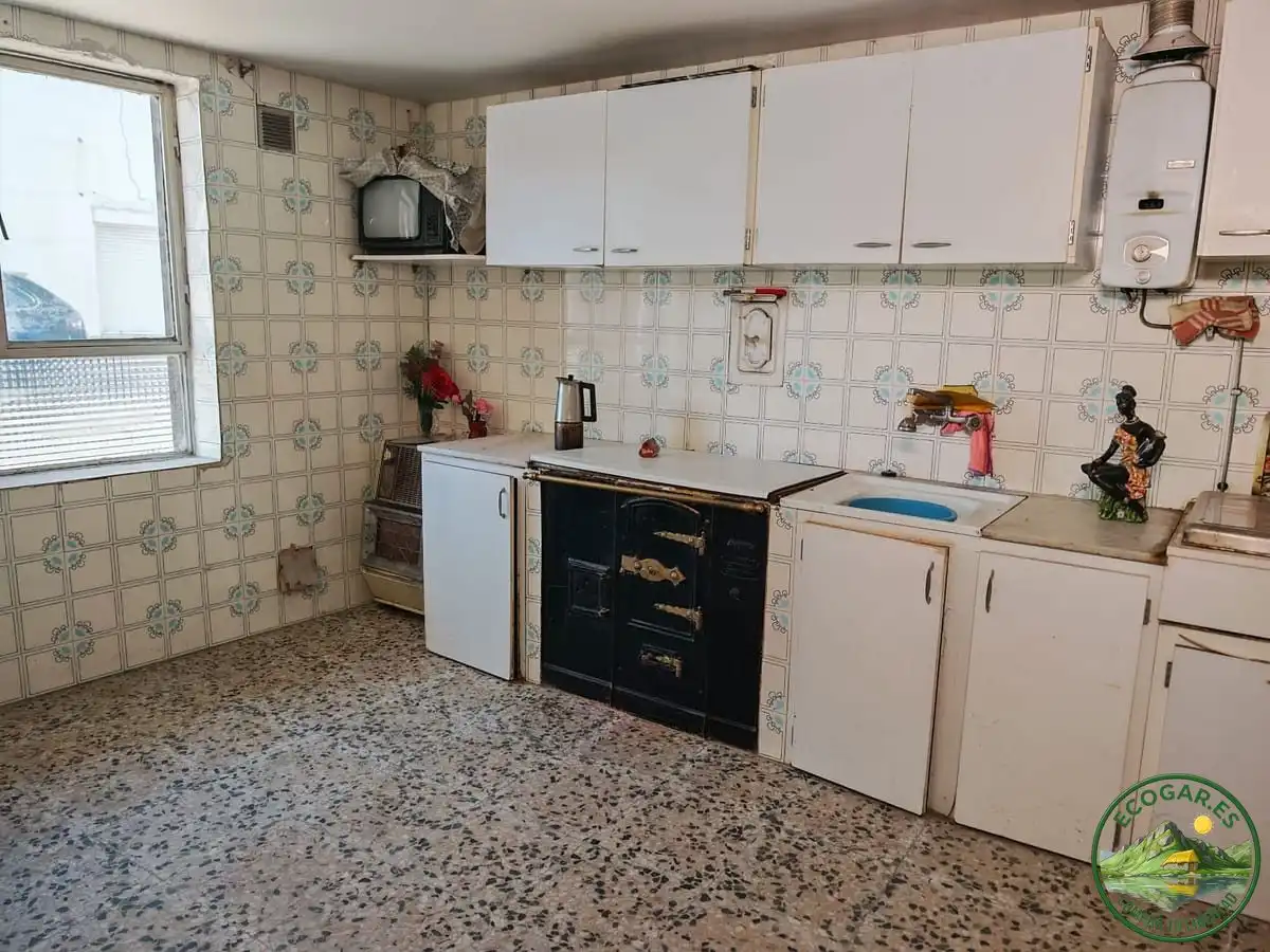 Cuina de Casa o xalet en venda en Castropodame amb Jardí privat i Traster