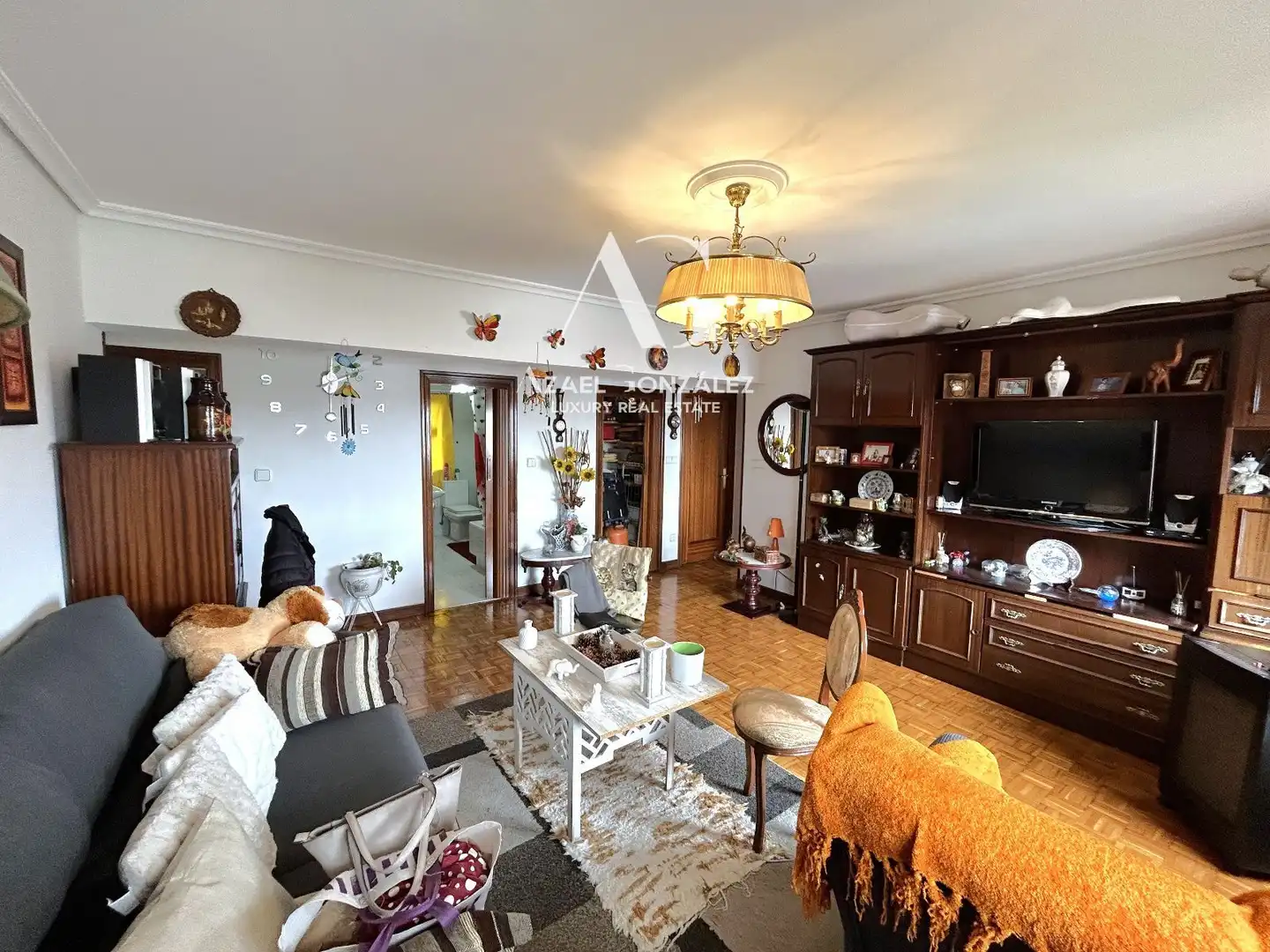 Living room of Flat for sale in Santander  with Storage room and Furnished