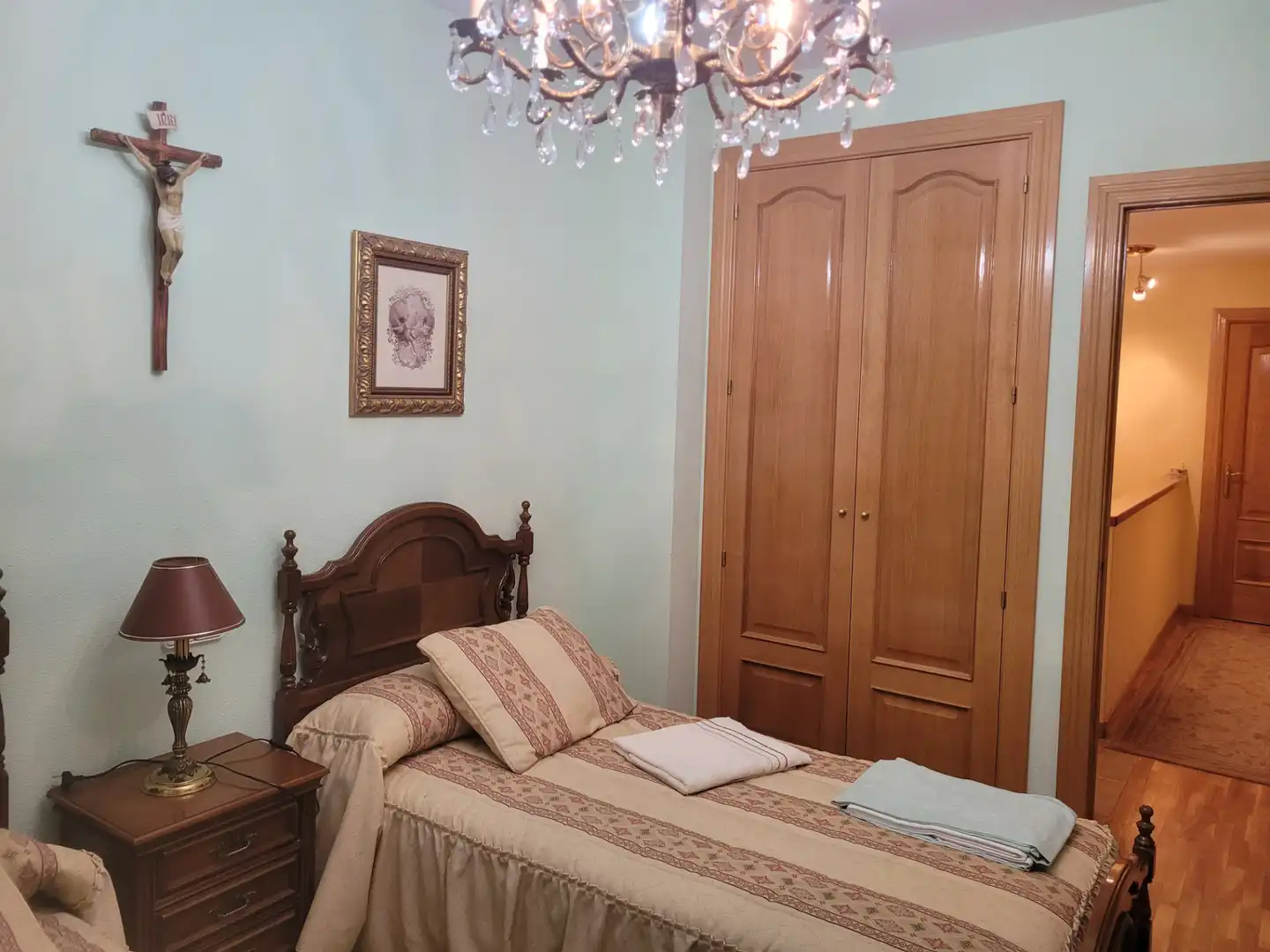 Habitación de Casa adosada en venta en Soria Capital  con Calefacción, Jardín privado y Parquet