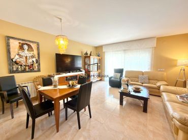 Casa con balcón en venta en Sant Jaume dels Domenys