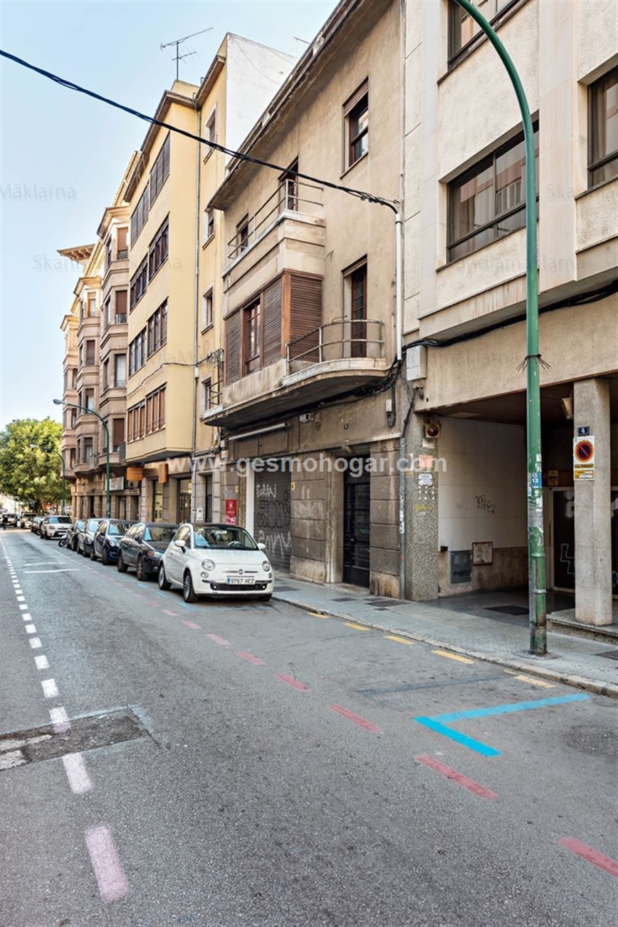 Vista exterior de Casa o xalet en venda en  Palma de Mallorca amb Terrassa i Balcó