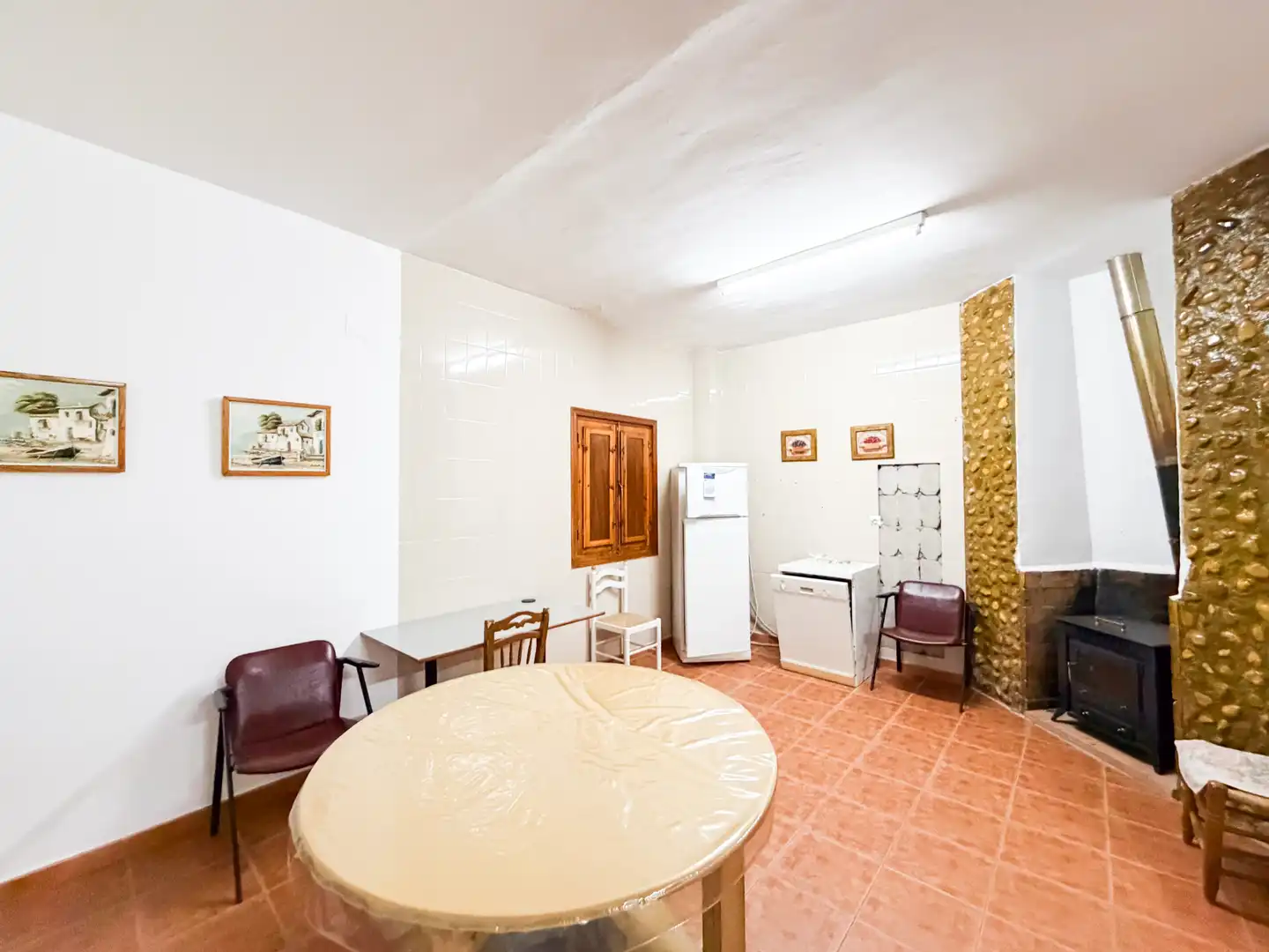 Casa adosada en venta en Zújar con Calefacción, Terraza y Amueblado
