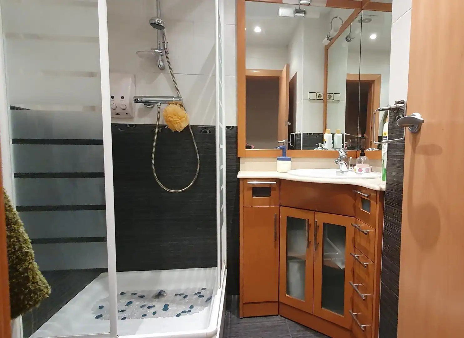 Bathroom of Flat for sale in Sabadell  with Balcony