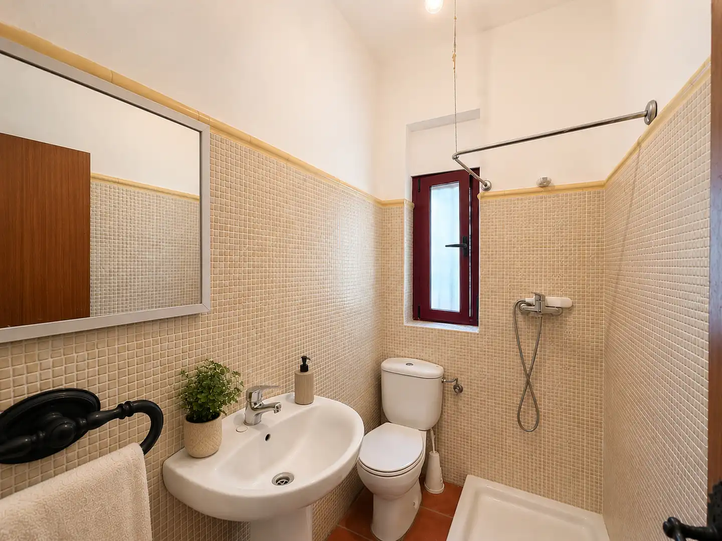 Bathroom of Houses for sale in Hoyo de Manzanares  with Air Conditioner, Private garden and Swimming Pool