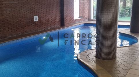 Piso con balcón, piscina y gimnasio comunitario