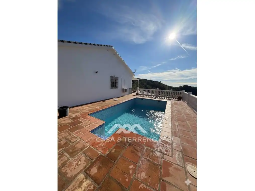 Piscina de Casa o xalet en venda en Rincón de la Victoria amb Aire condicionat, Terrassa i Piscina