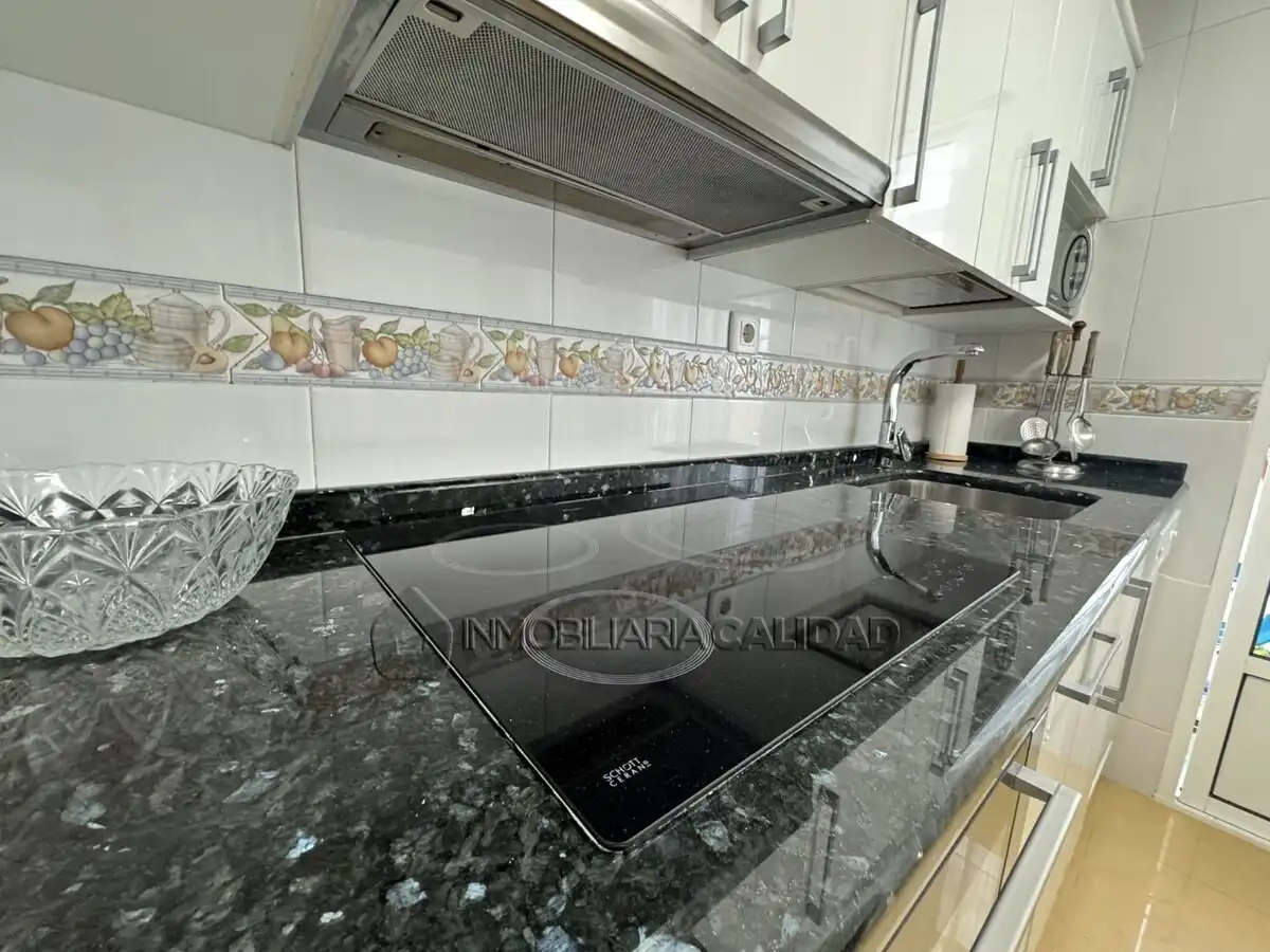 Cocina de Piso de alquiler en Burgos con Calefacción y Amueblado