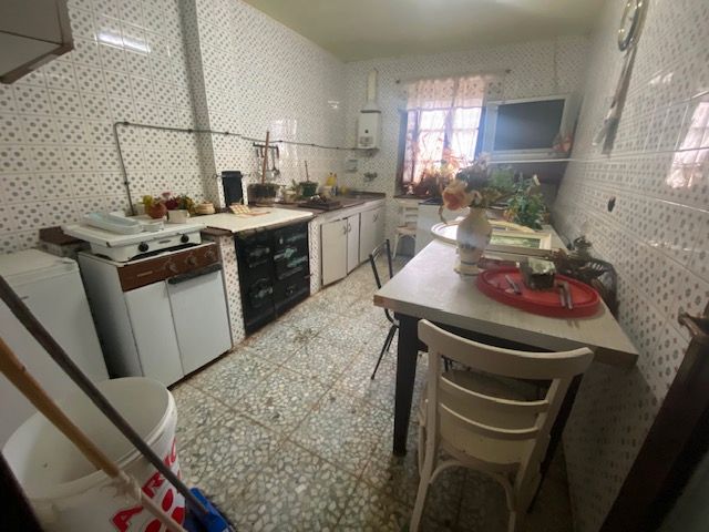 Cuina de Casa o xalet en venda en Los Corrales de Buelna  amb Moblat