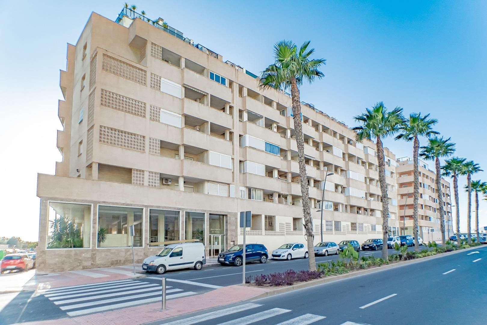 Vista exterior de Àtic en venda en Roquetas de Mar amb Aire condicionat, Calefacció i Terrassa