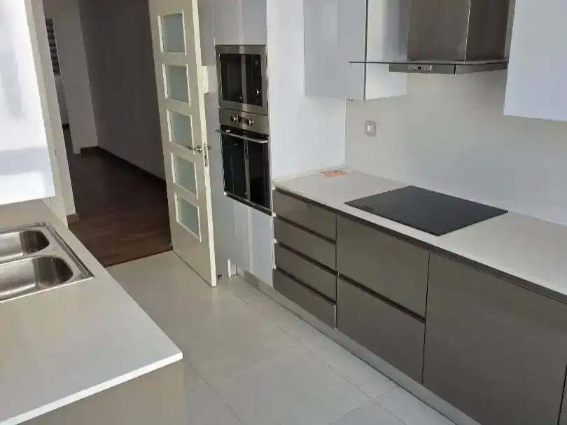 Cuina de Pis en venda en Terrassa amb Aire condicionat, Parquet i Piscina