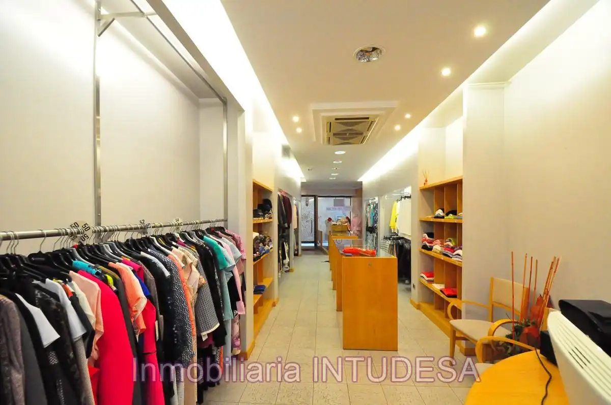 Local comercial de lloguer a Arbolancha, imagen 2