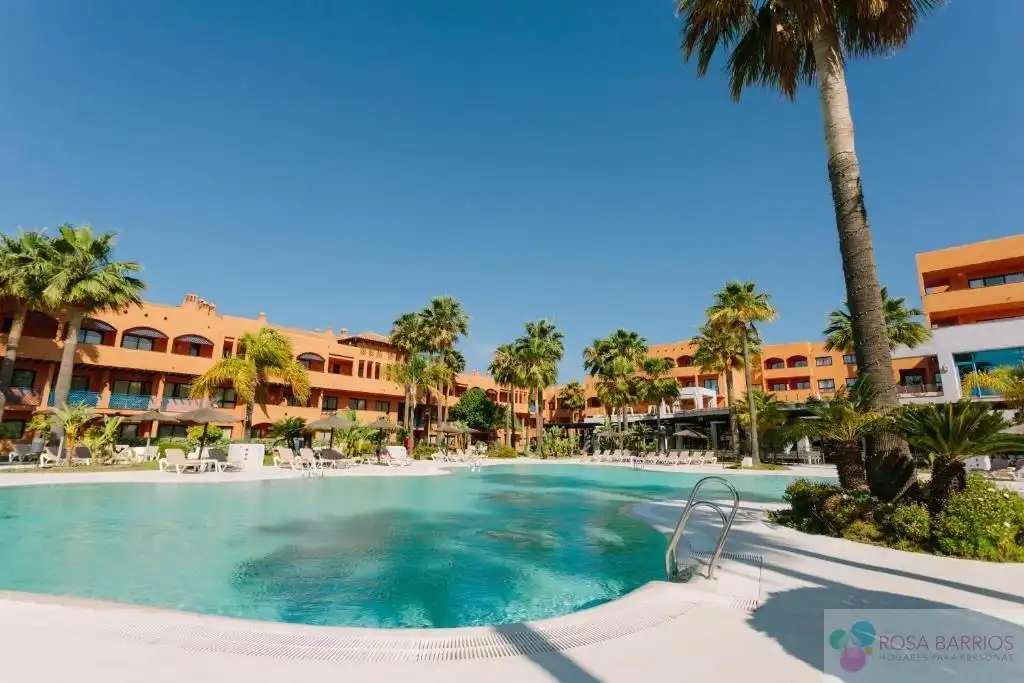 Piscina de Apartamento en venta en Benahavís con Aire acondicionado, Terraza y Amueblado