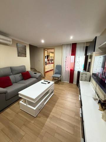 Casa-chalet en Venta en Olivo en Lupión