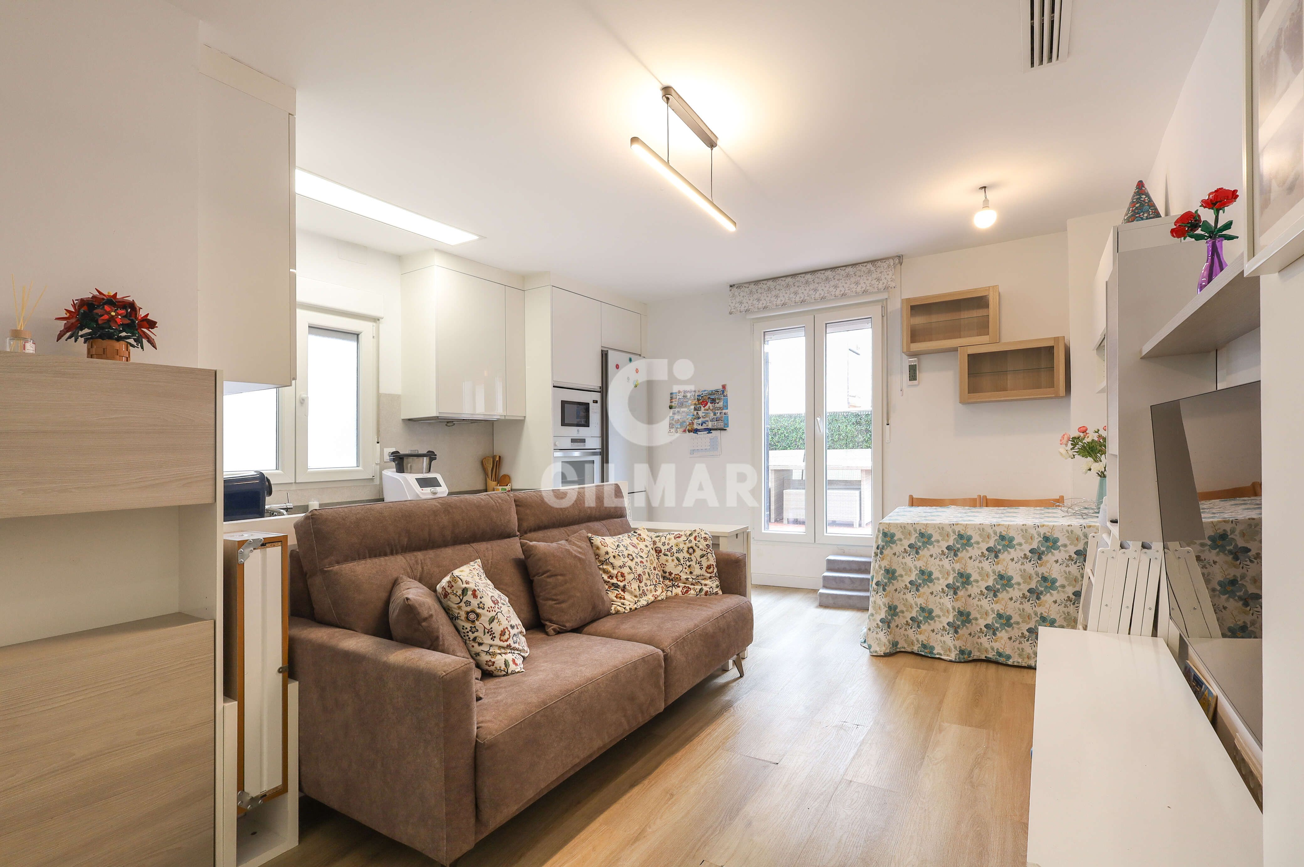 Living room of Flat for sale in  Madrid Capital  with Heating and Balcony