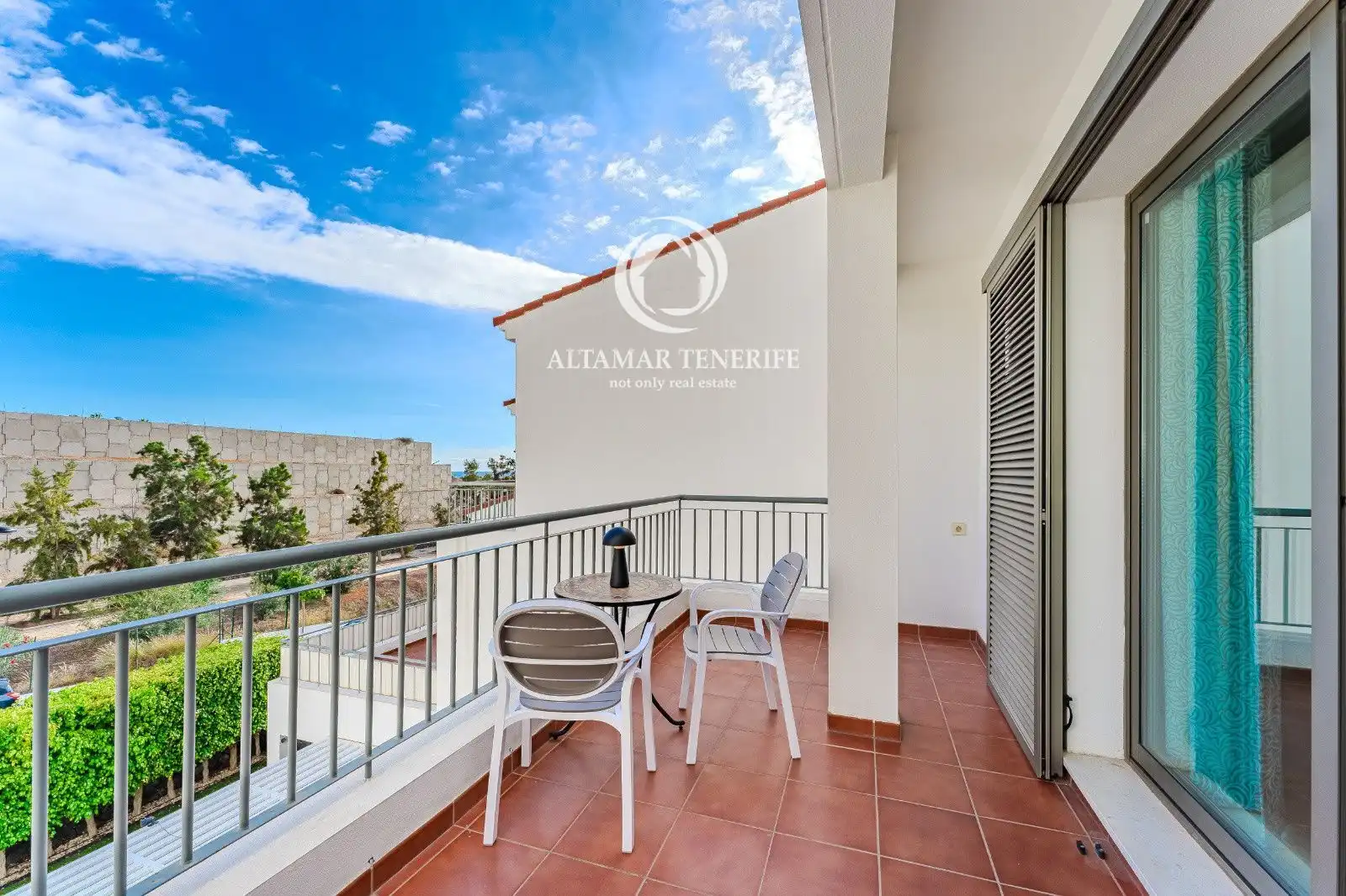 Apartamento con piscina en venta en de los Acantilados, imagen 2