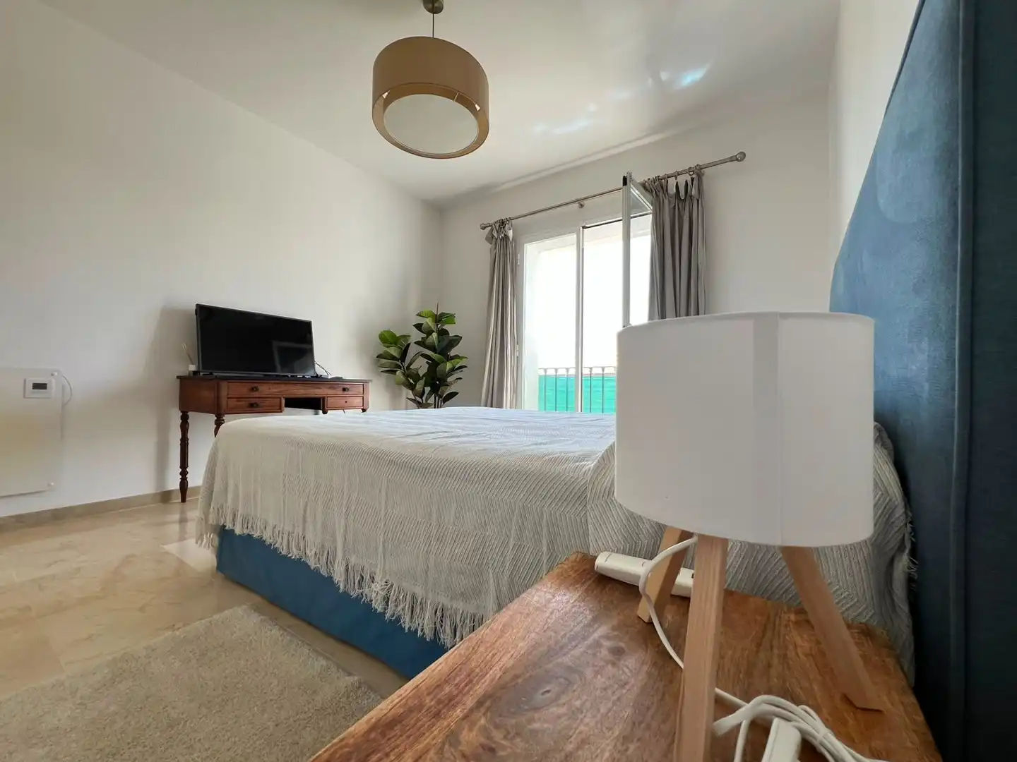 Dormitori de Apartament de lloguer en Marbella amb Aire condicionat, Calefacció i Terrassa