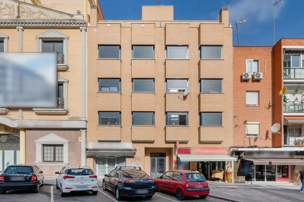 Vista exterior de Pis en venda en Fuenlabrada amb Calefacció i Traster