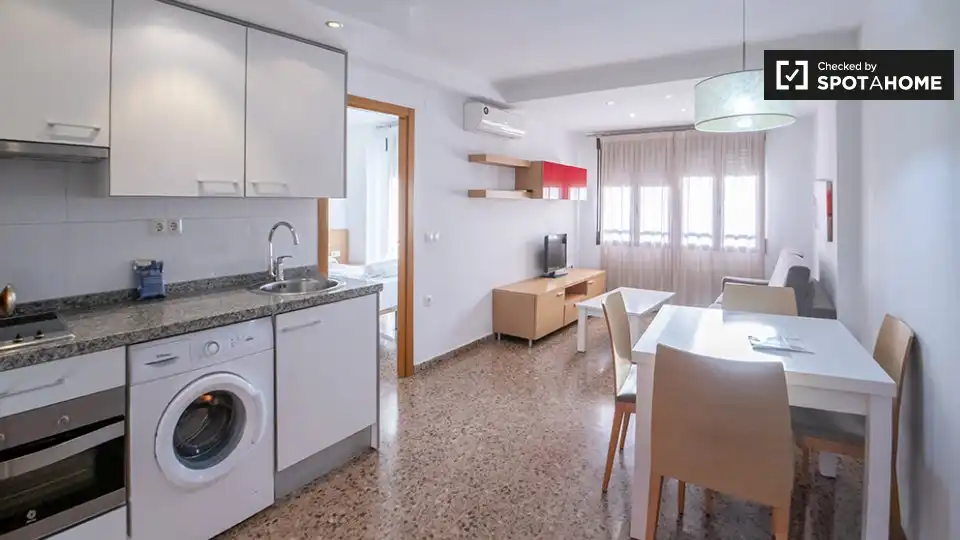 Cocina de Piso de alquiler en Valencia con Aire acondicionado, Calefacción y Amueblado