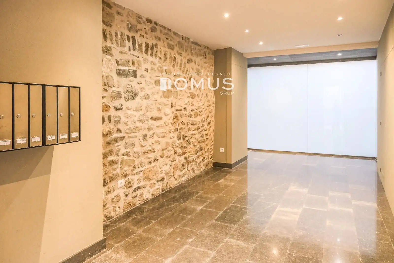 Flat for sale in Besalú  with Air Conditioner and Heating