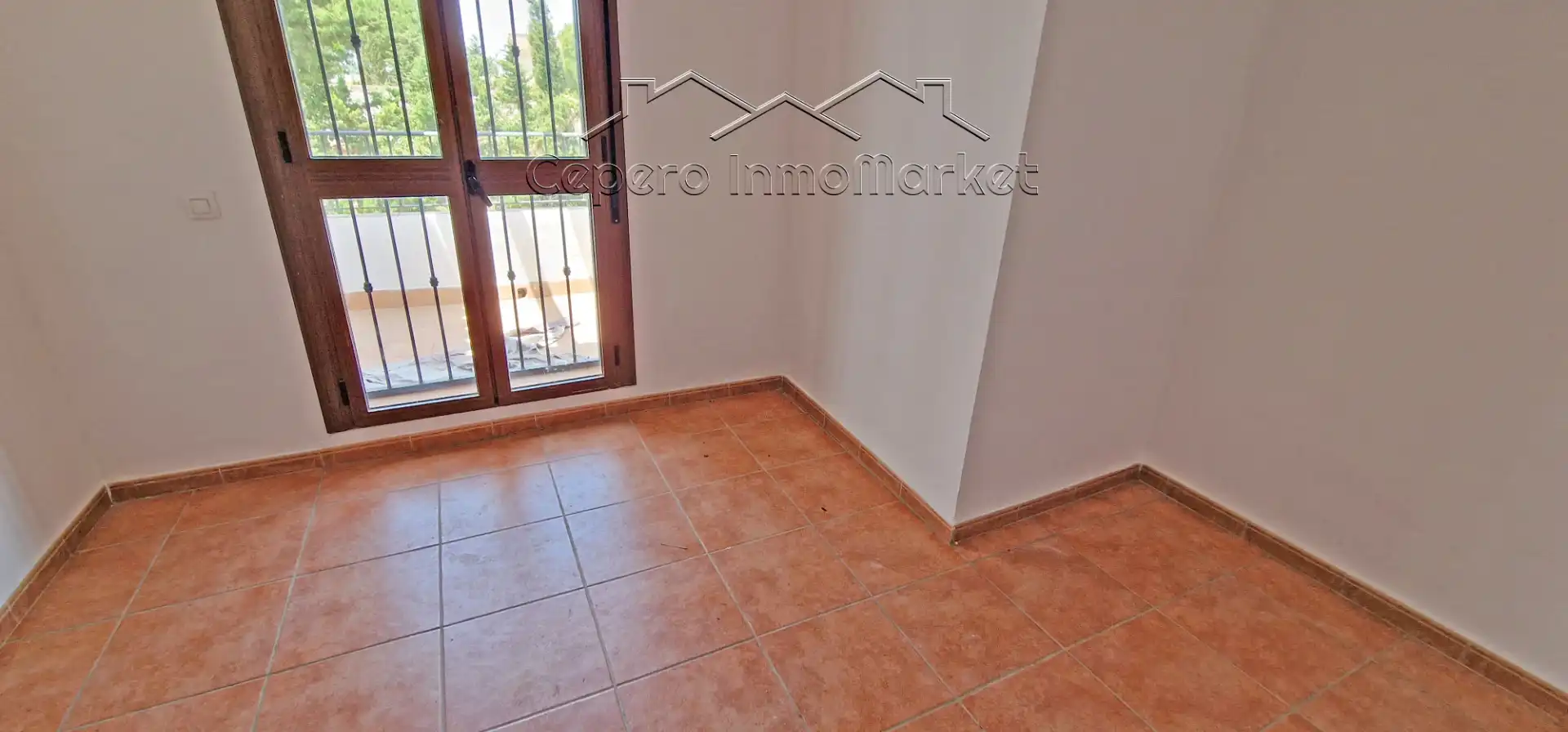 Terrasse von Einfamilien-Reihenhaus zum Verkauf in El Puerto de Santa María mit Privatgarten und Balkon