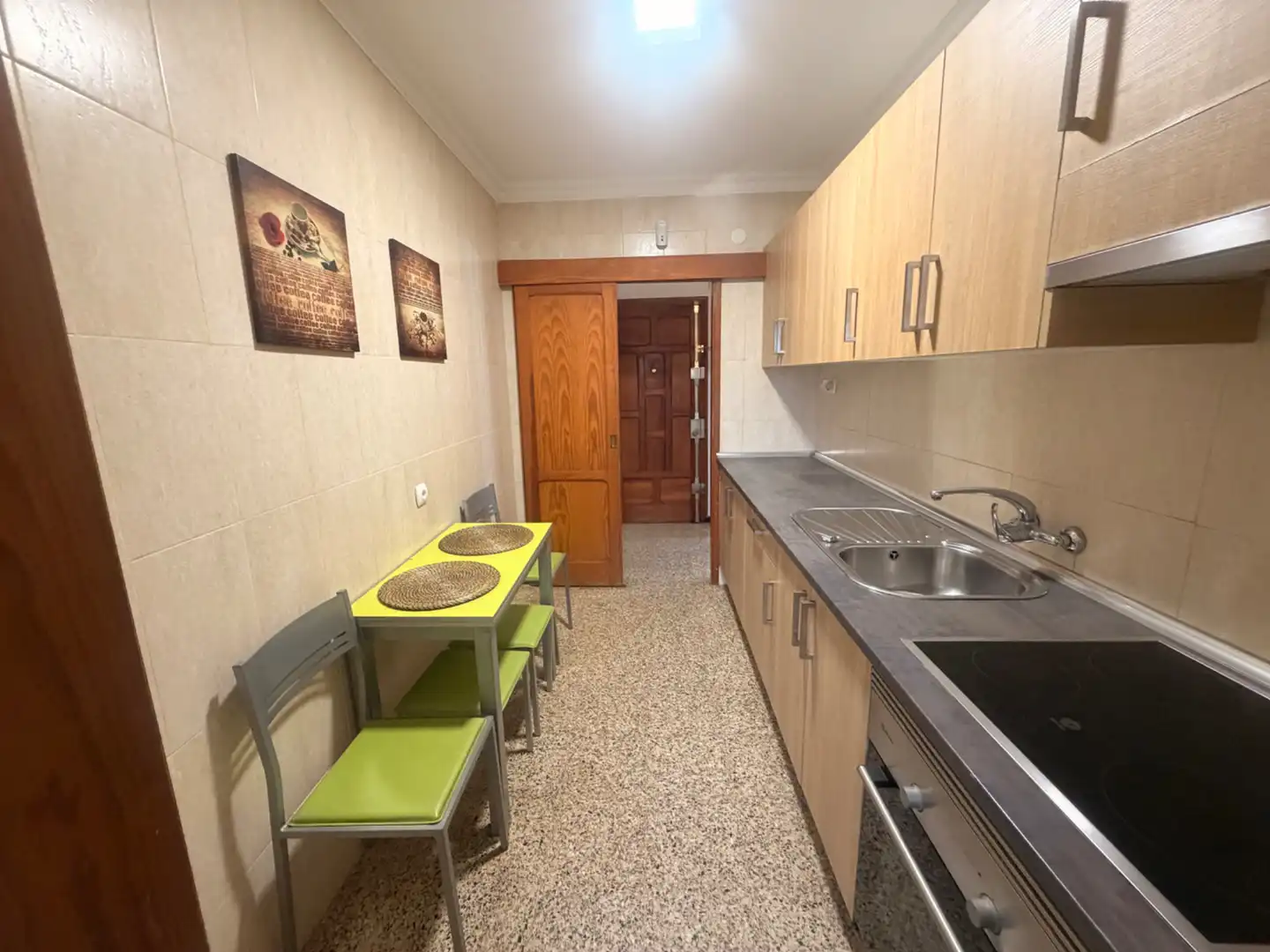 Cuina de Pis en venda en Las Palmas de Gran Canaria amb Moblat i Forn