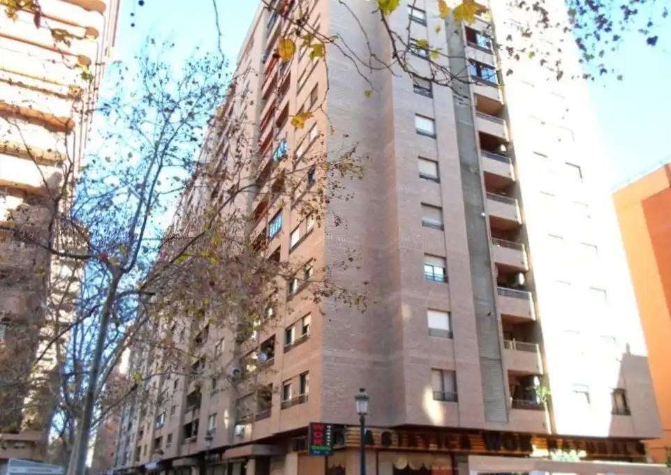 Vista exterior de Piso de alquiler en Valencia con Terraza, Amueblado y Balcón