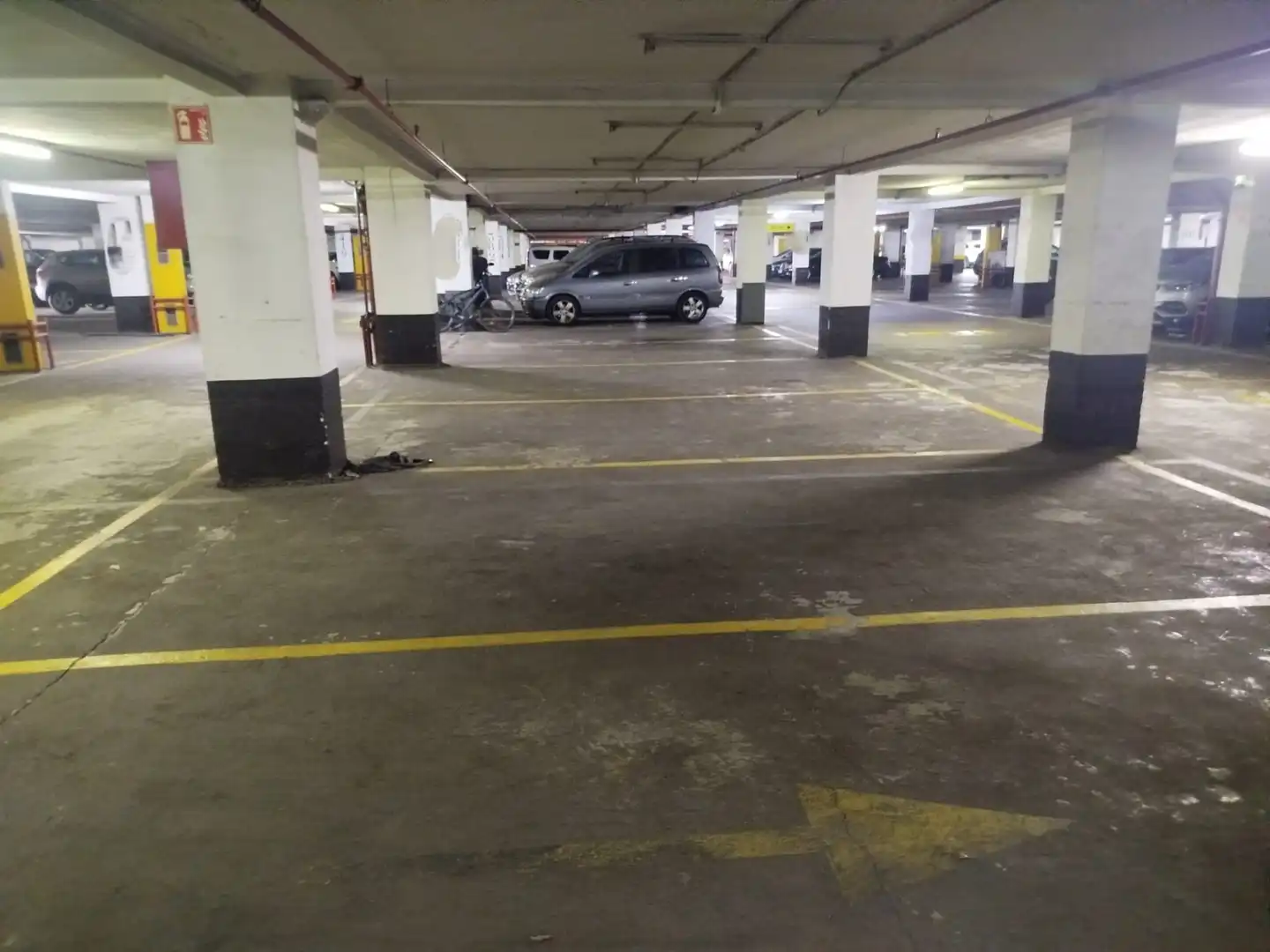 Parking de Piso en venta en Bilbao  con Calefacción y Terraza