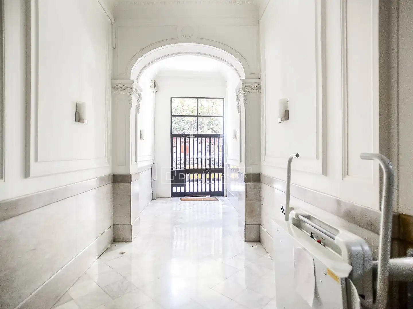 Piso en venta en Barcelona con Calefacción, Amueblado y Balcón