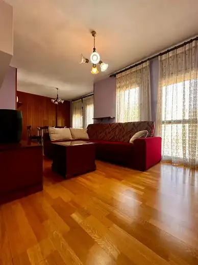 Wohnzimmer von Wohnung zum Verkauf in Navaleno mit Heizung, Parkett und Möbliert