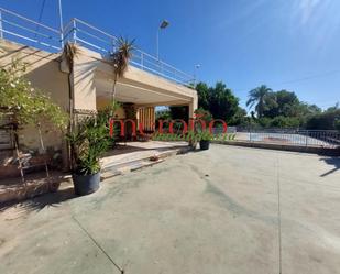 Vista exterior de Casa o xalet en venda en Elche / Elx amb Jardí privat i Piscina