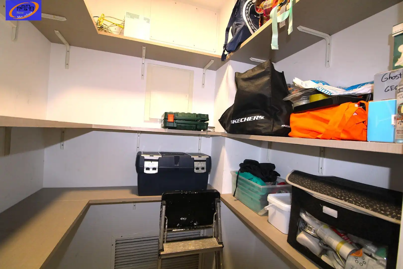 Flat for sale in Valencia  with Air Conditioner, Heating and Storage room