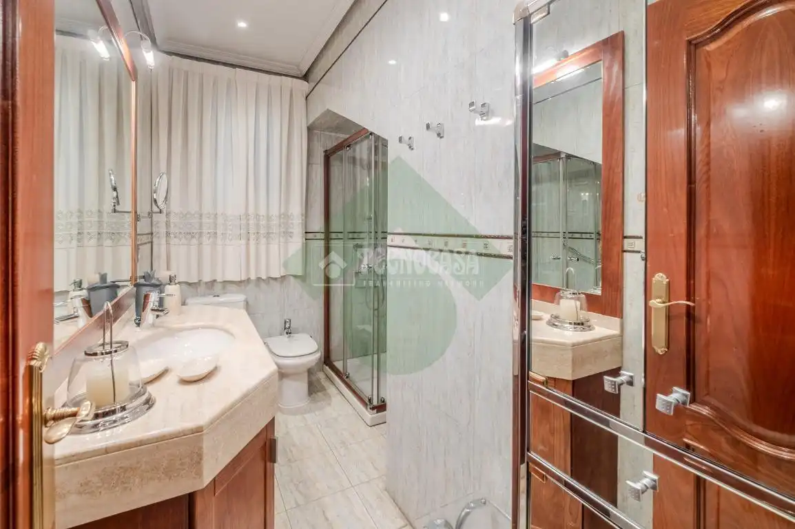 Bathroom of Houses for sale in Madrid  with Air Conditioner and Heating
