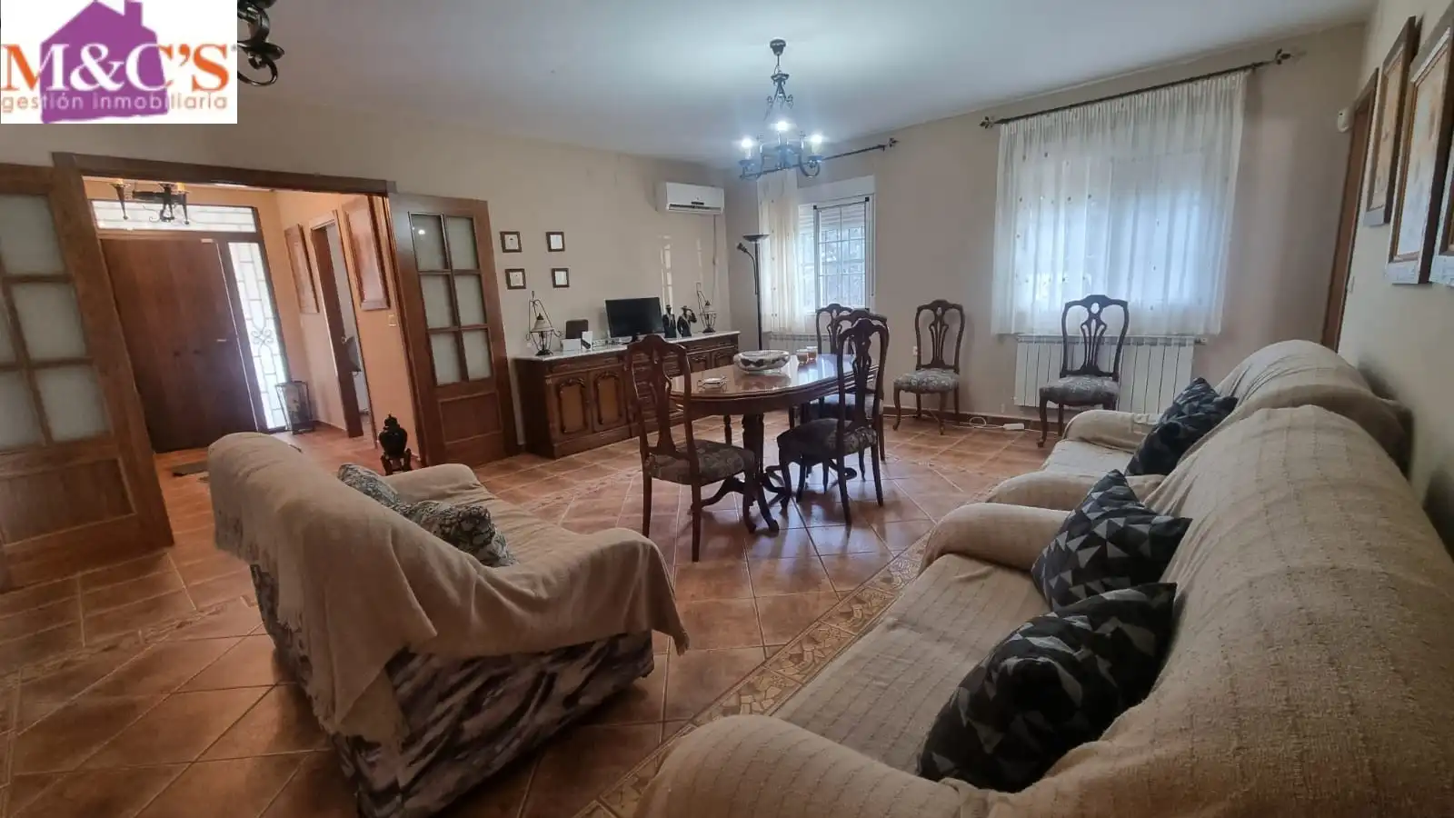 Sala d'estar de Casa o xalet en venda en Cabezarrubias del Puerto amb Aire condicionat, Calefacció i Jardí privat