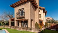 Exterior view of House or chalet for sale in  Madrid Capital  with Air Conditioner, Private garden and Swimming Pool