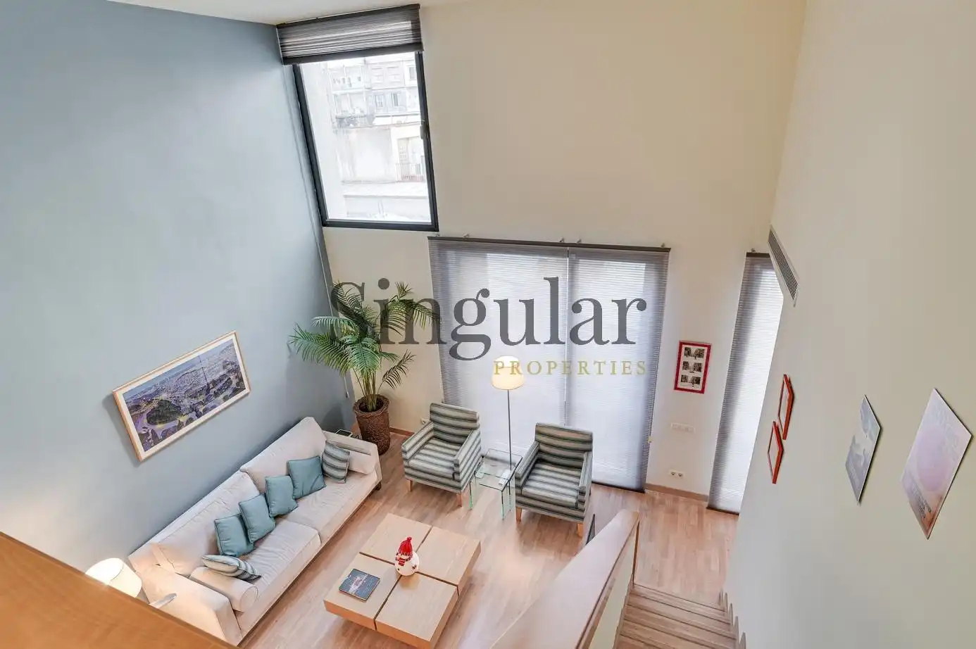 Sala d'estar de Dúplex en venda en Barcelona amb Aire condicionat, Calefacció i Parquet