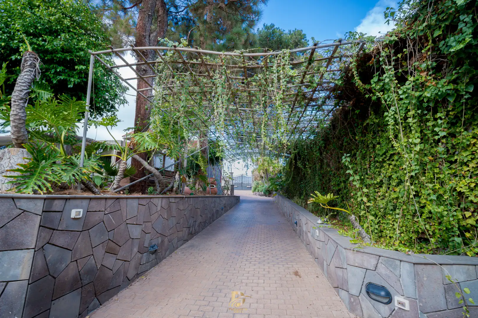 Casa o xalet en venda en Las Palmas de Gran Canaria amb Aire condicionat, Jardí privat i Terrassa