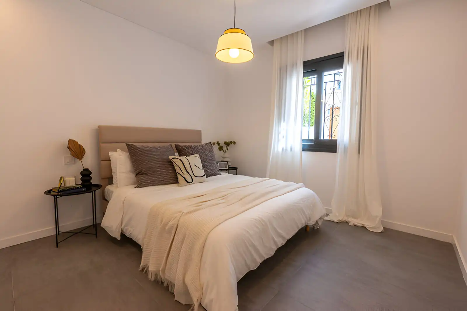 Dormitori de Casa adosada en venda en Marbella amb Calefacció, Terrassa i Piscina