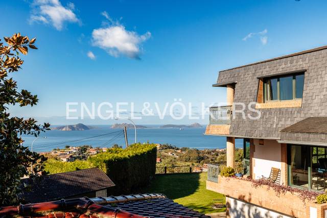 Casa-chalet en Venta en Priegue