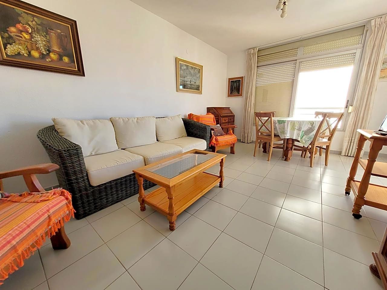 Sala d'estar de Apartament de lloguer en Gandia amb Terrassa, Moblat i Piscina comunitària