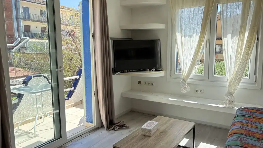Sala d'estar de Casa o xalet en venda en Empuriabrava amb Calefacció