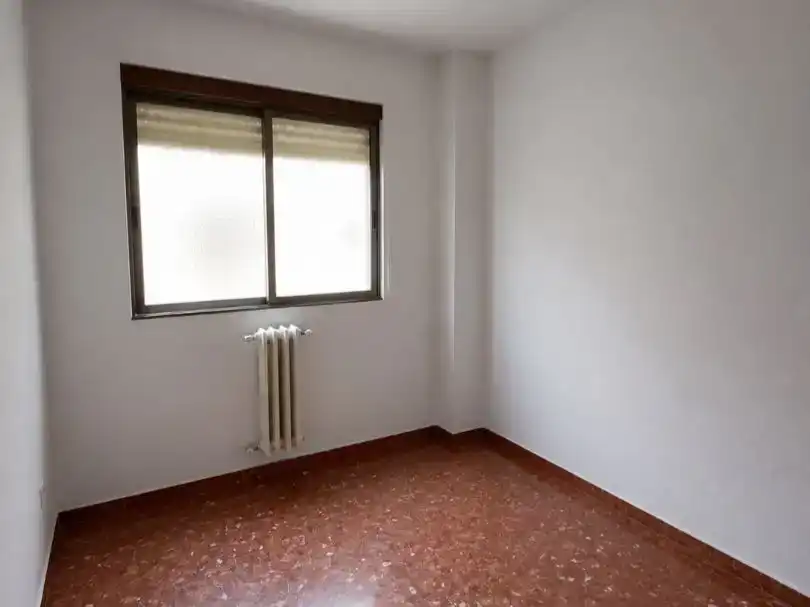Habitación de Piso en venta en  Granada Capital con Aire acondicionado y Balcón