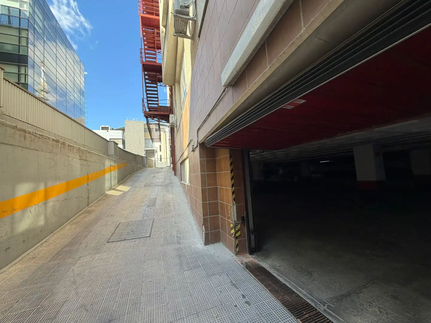 Einzelparkplatz mit Aufzug zum Verkauf in Calle de Santa Leonor, imagen 8