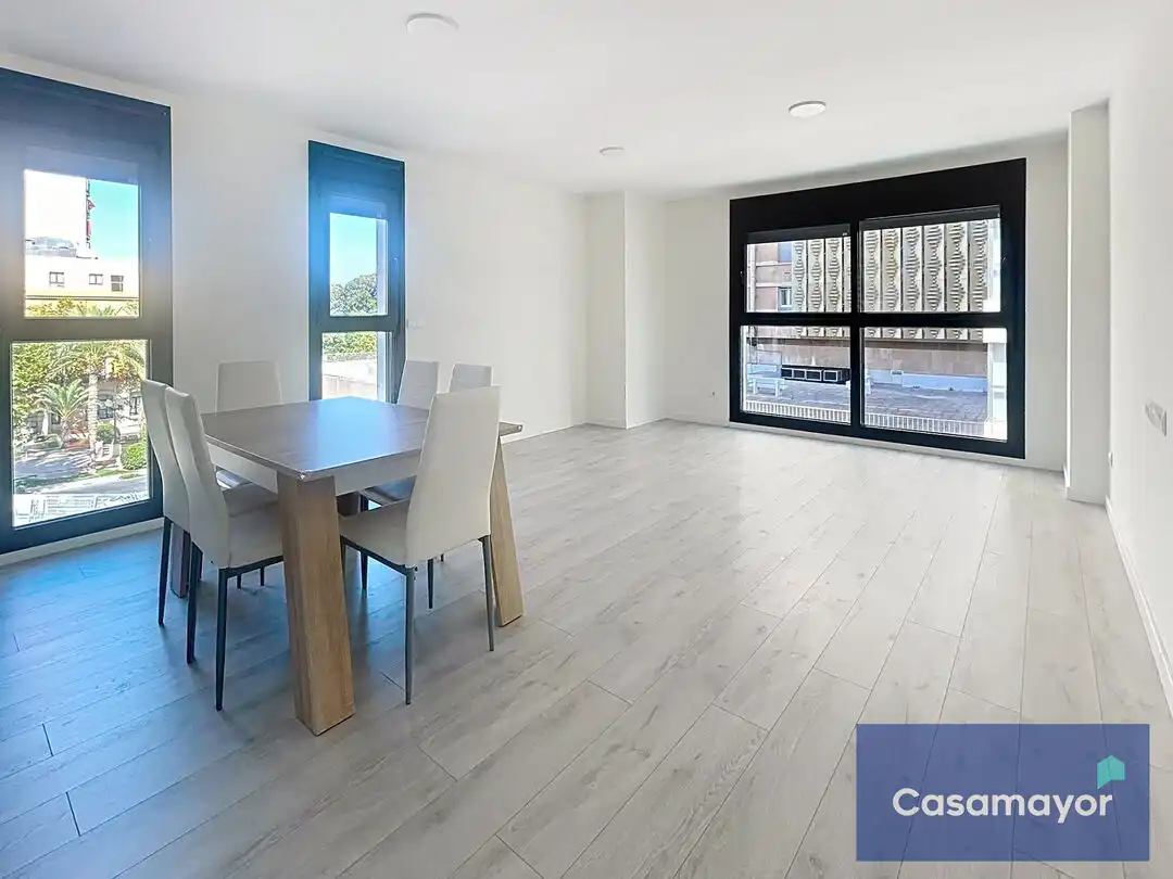 Comedor de Piso de alquiler en Alicante / Alacant con Aire acondicionado, Calefacción y Trastero