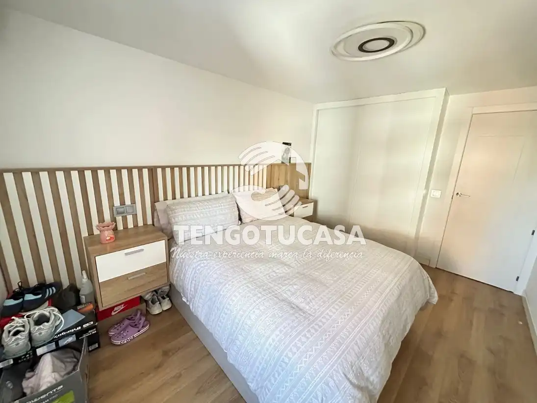 Bedroom of Flat for sale in Madrid  with Air Conditioner, Heating and Furnished