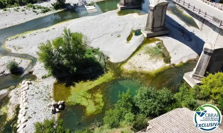Vista exterior de Casa o xalet en venda en Sant Miquel de Fluvià amb Aire condicionat, Calefacció i Terrassa
