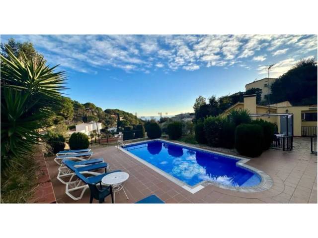 Casa-chalet en Venta en Escorpió en Santa María de Llorell