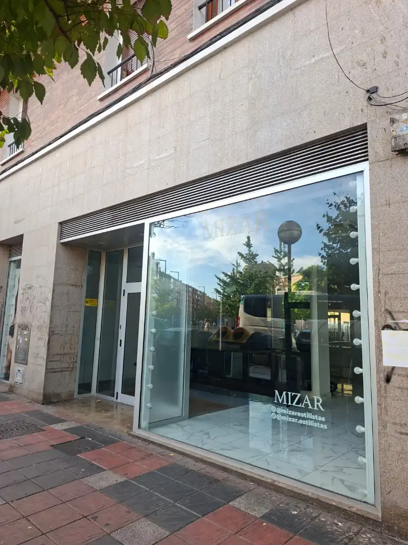 Gewerbefläche zum Verkauf in Calle Reyes Católicos 26