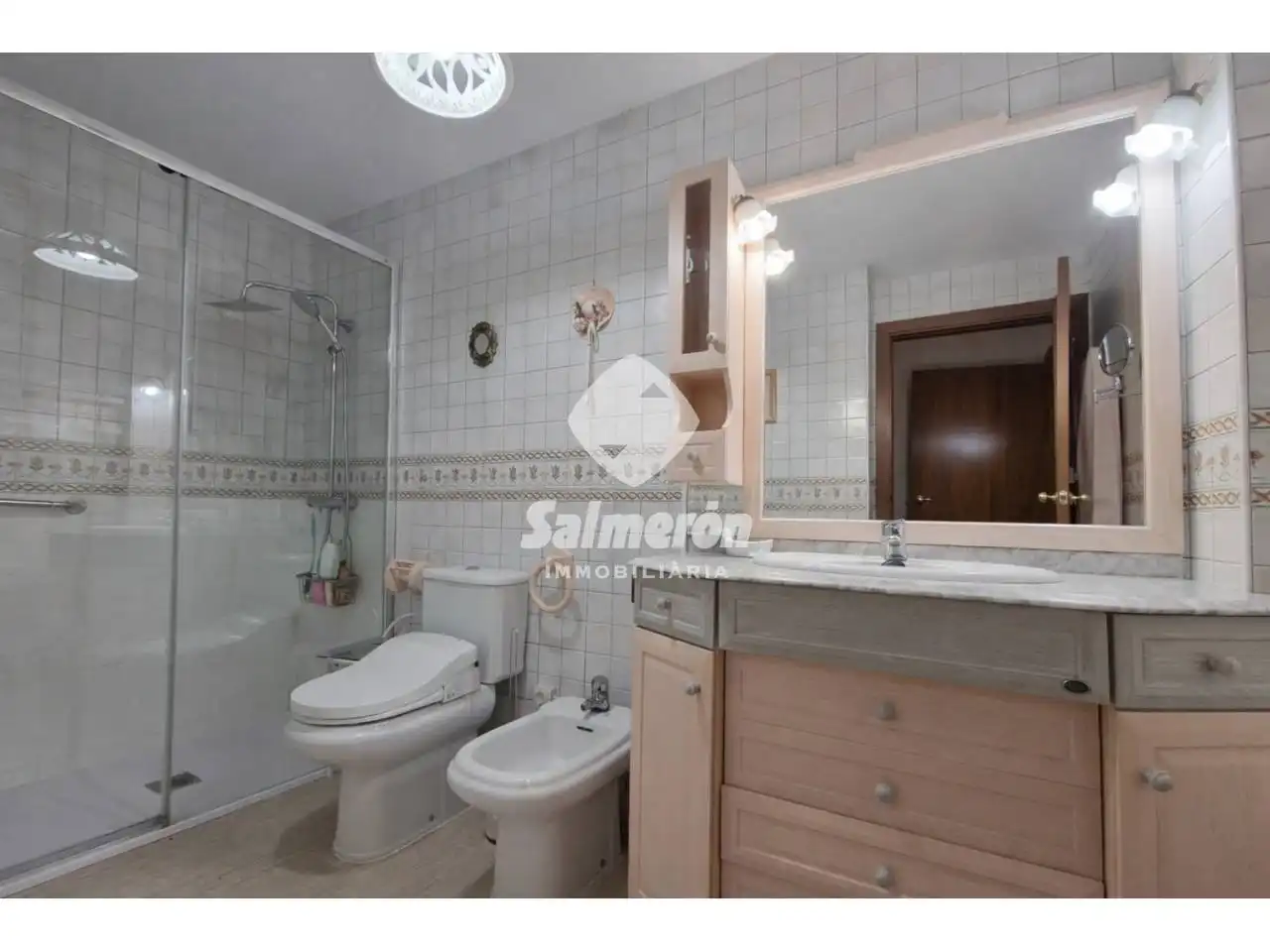 Badezimmer von Wohnung zum Verkauf in Palafolls mit Klimaanlage, Heizung und Abstellraum
